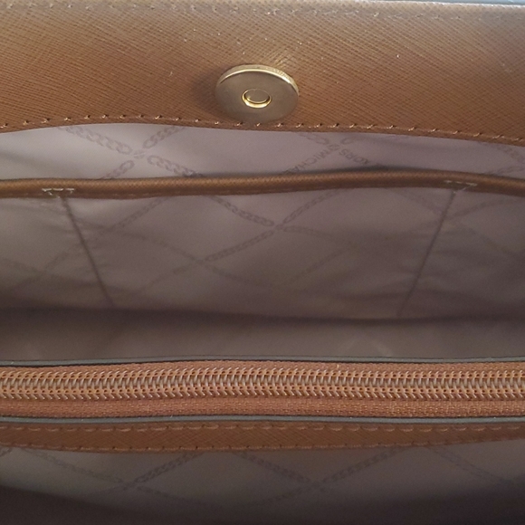 NWOT Michael Kors leather satchel. - Picture 5 of 6